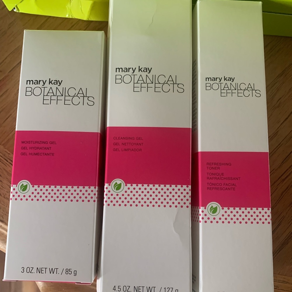 Botanical set! Mary kay